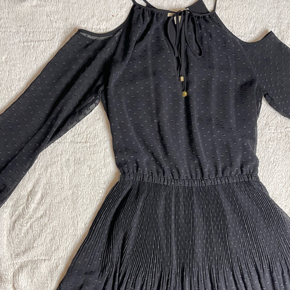 MICHAEL Michael Kors Black Long-Sleeve Cold-Shoulder Pleated Dress